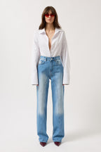 Jeans rectos con detalle de costura