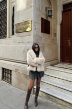 BELLA - ABRIGO DE PELO BEIGE