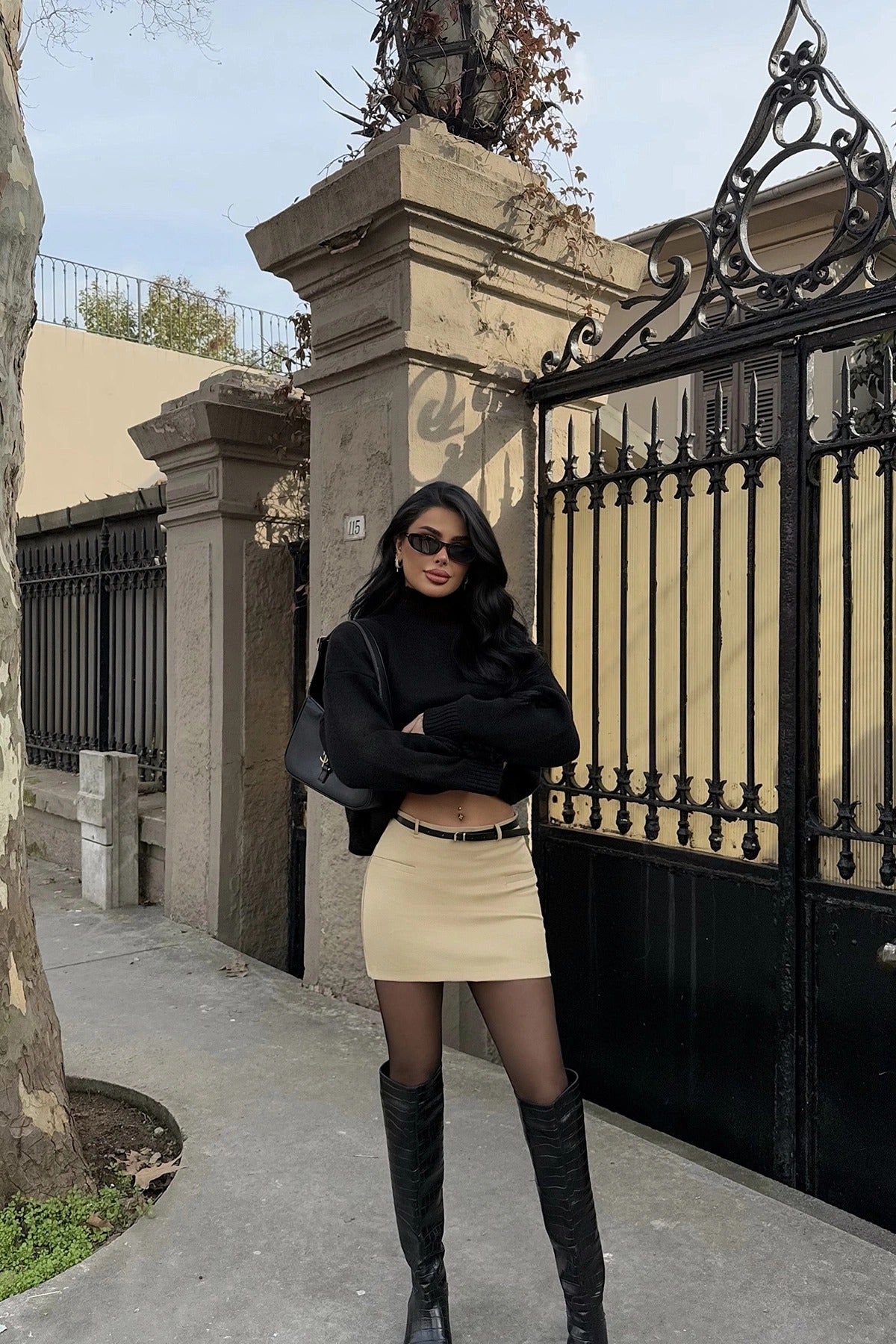 LISA - MINI FALDA CON CINTURÓN BEIGE