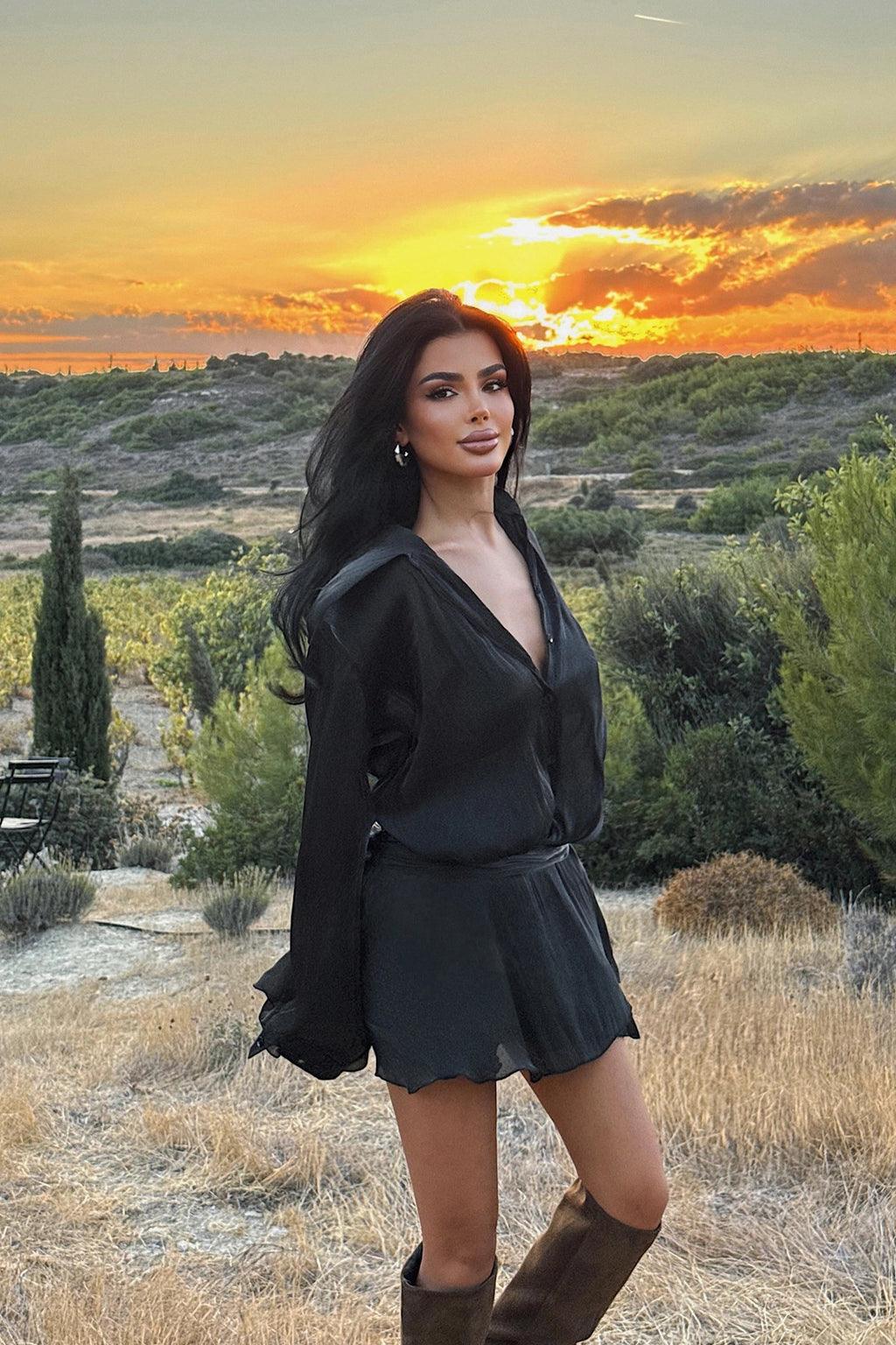 VALENTINA - VESTIDO MINI SATINADO NEGRO