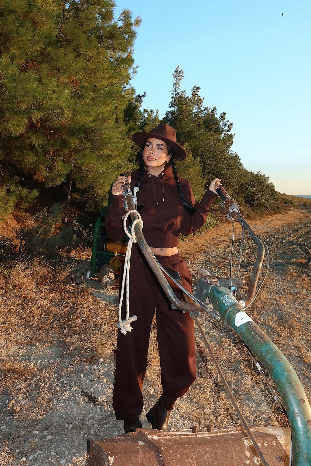 ELISE - SET CHANDAL MARRÓN