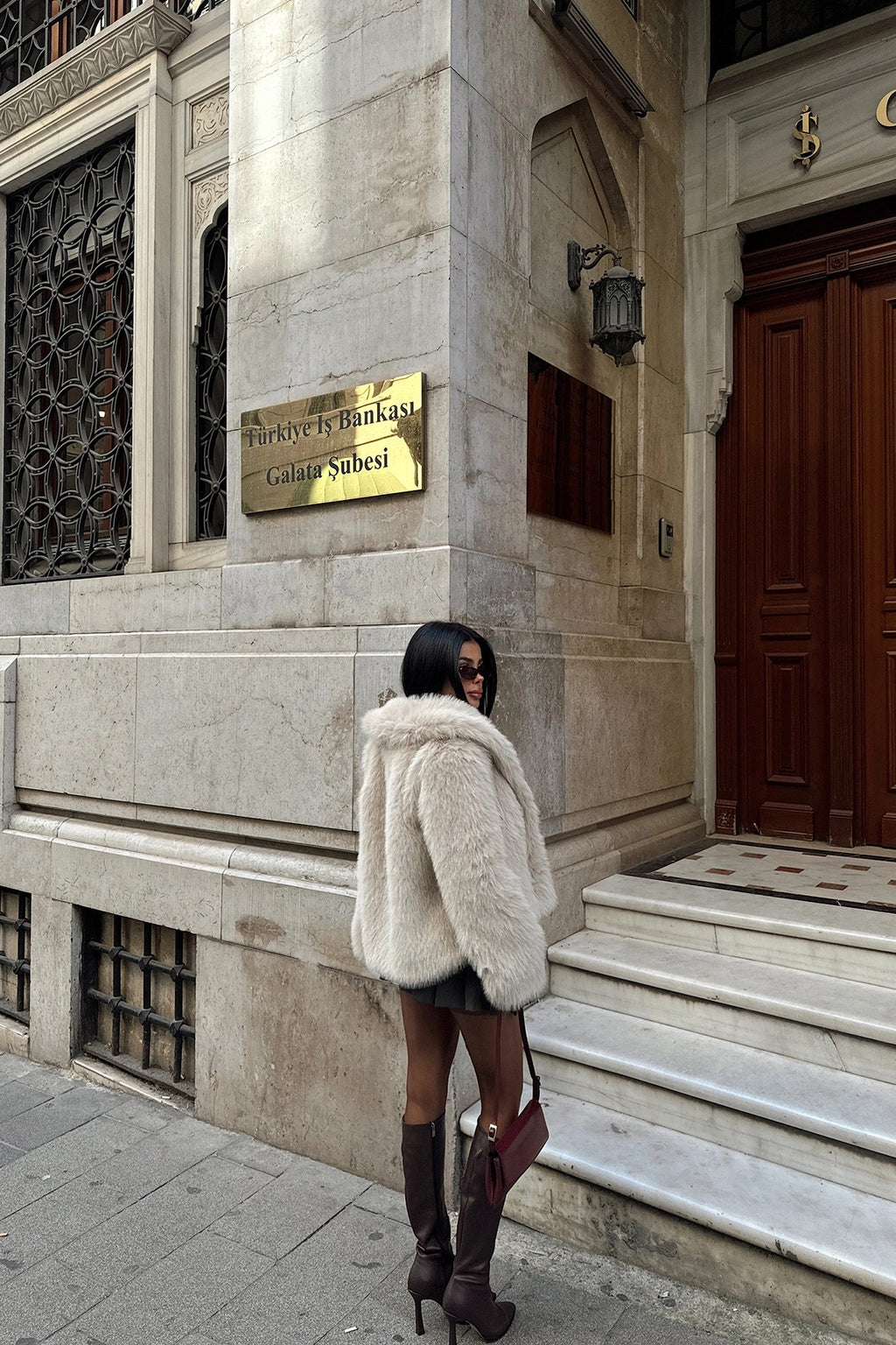 BELLA - ABRIGO DE PELO BEIGE