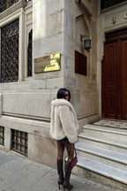 BELLA - ABRIGO DE PELO BEIGE