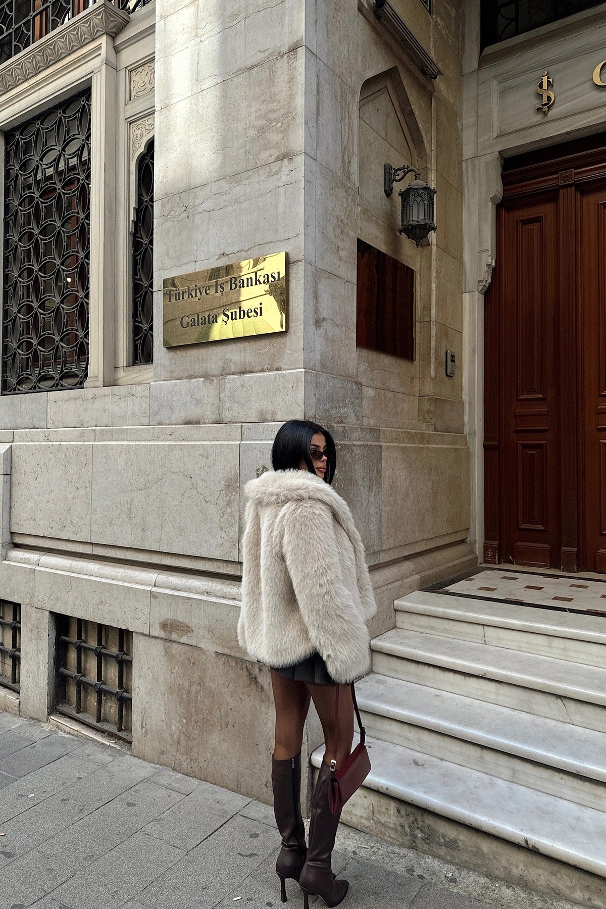 BELLA - ABRIGO DE PELO BEIGE