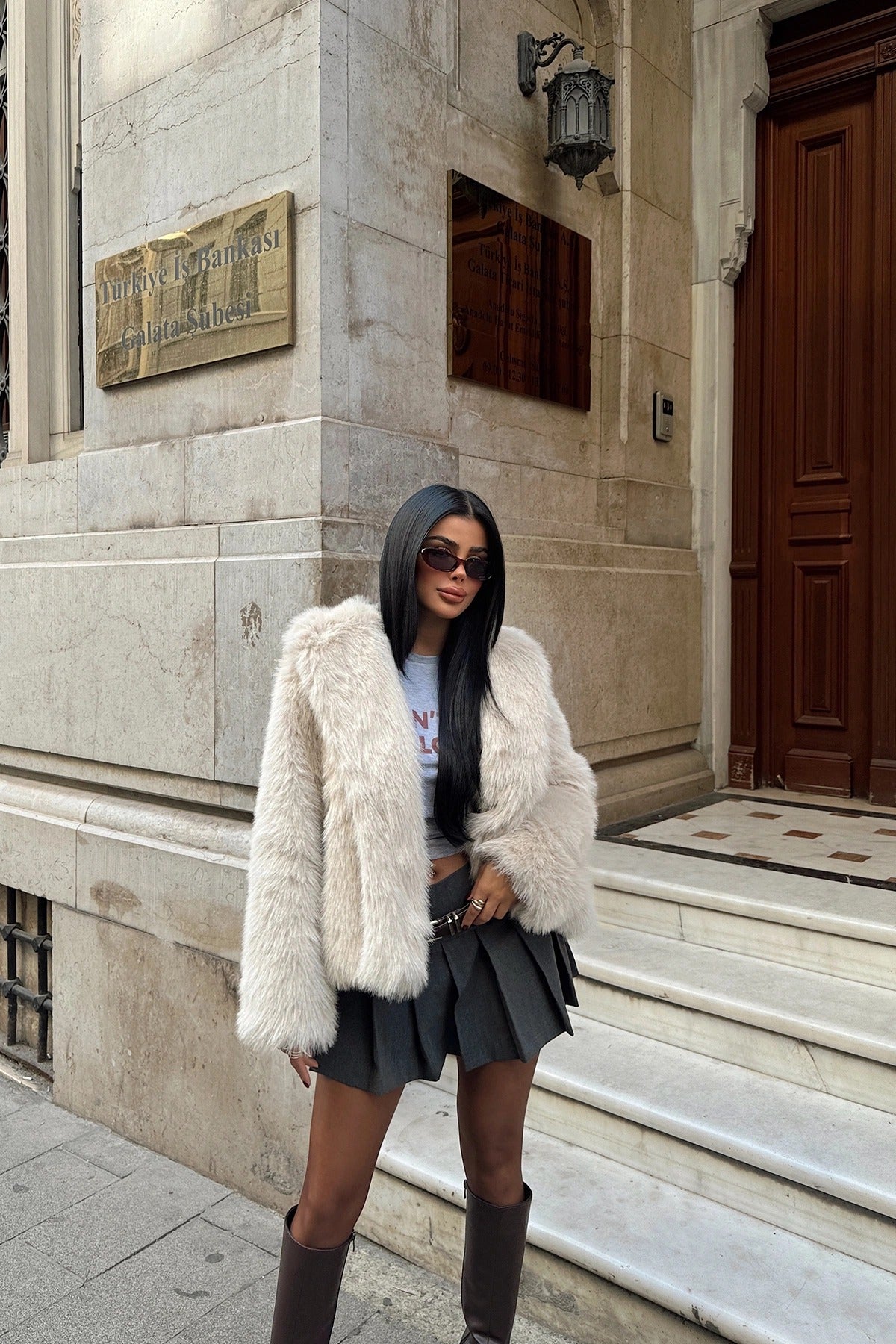 BELLA - ABRIGO DE PELO BEIGE