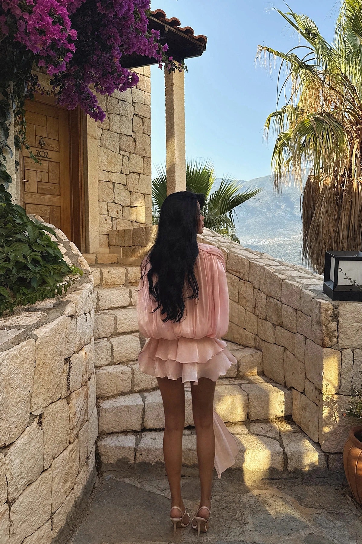 AMINA - VESTIDO MINI SATINADO ROSA