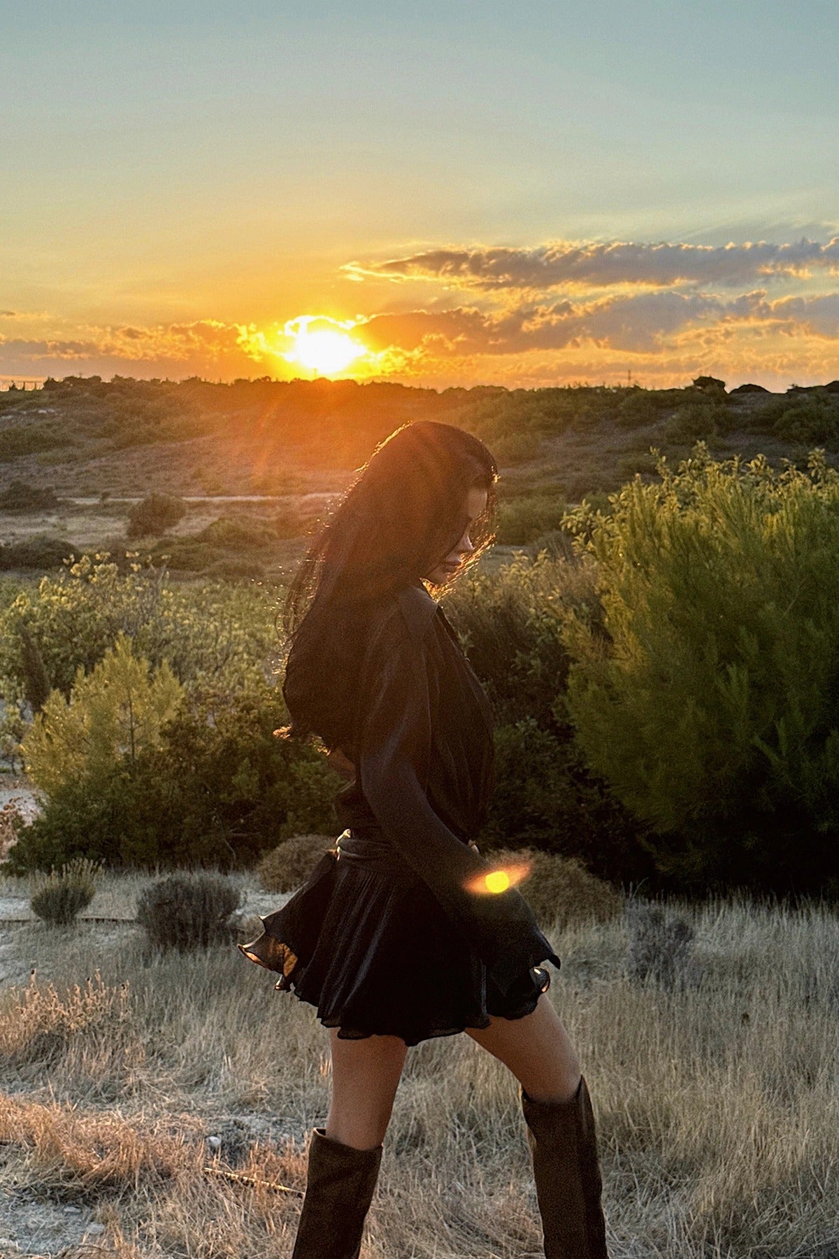 VALENTINA - VESTIDO MINI SATINADO NEGRO