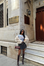 BELLA - ABRIGO DE PELO BEIGE