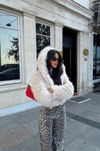 HELENA - ABRIGO DE PELO CON CAPUCHA BEIGE