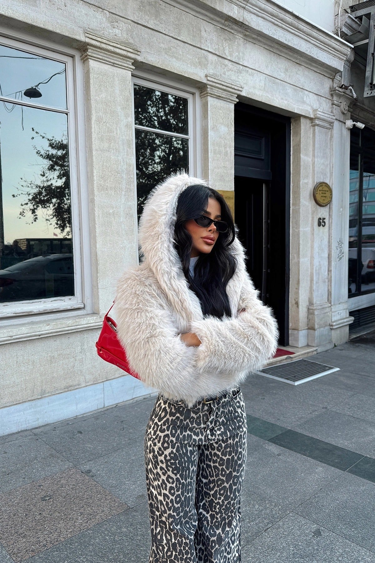 HELENA - ABRIGO DE PELO CON CAPUCHA BEIGE