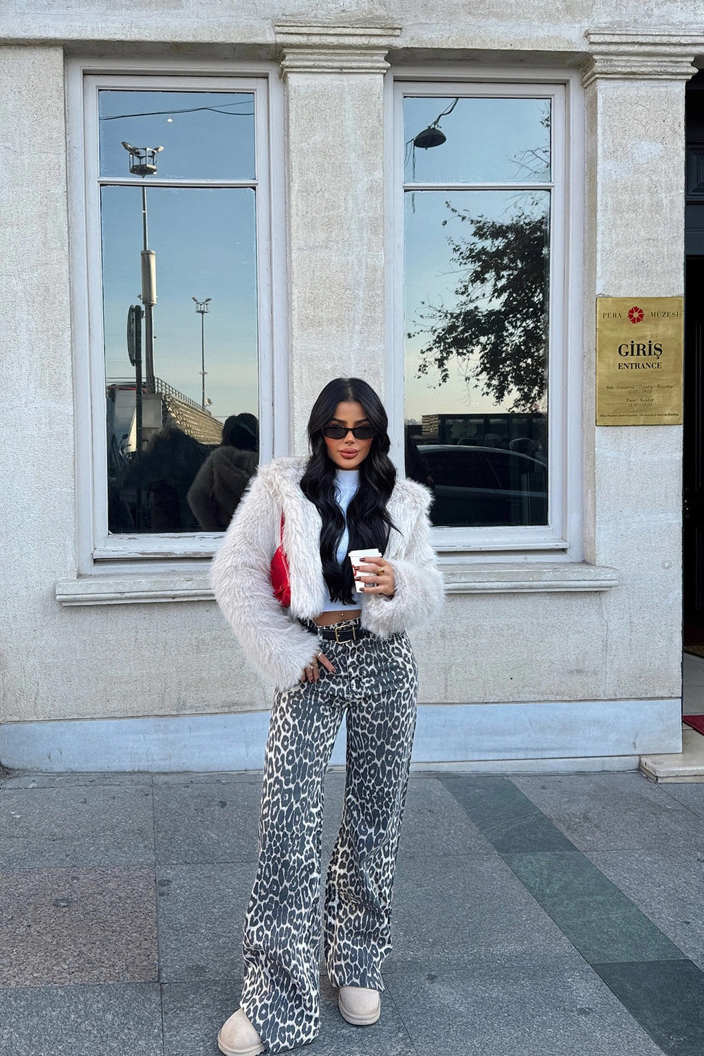 HELENA - ABRIGO DE PELO CON CAPUCHA BEIGE