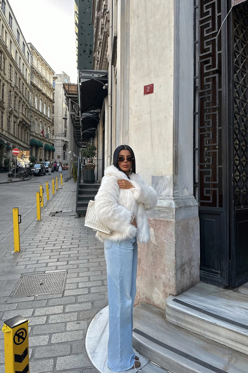 BELLA - ABRIGO DE PELO BLANCO