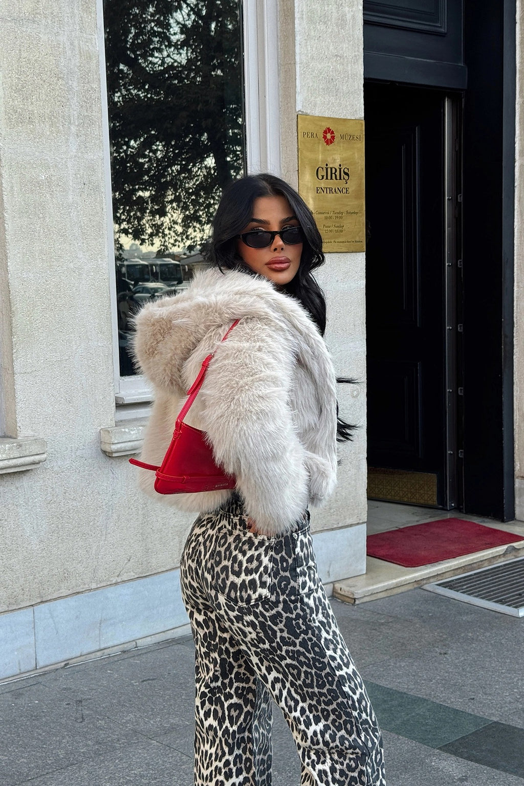 HELENA - ABRIGO DE PELO CON CAPUCHA BEIGE