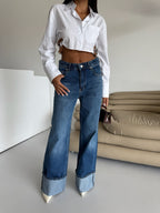 Jeans rectos con doblado en el bajo