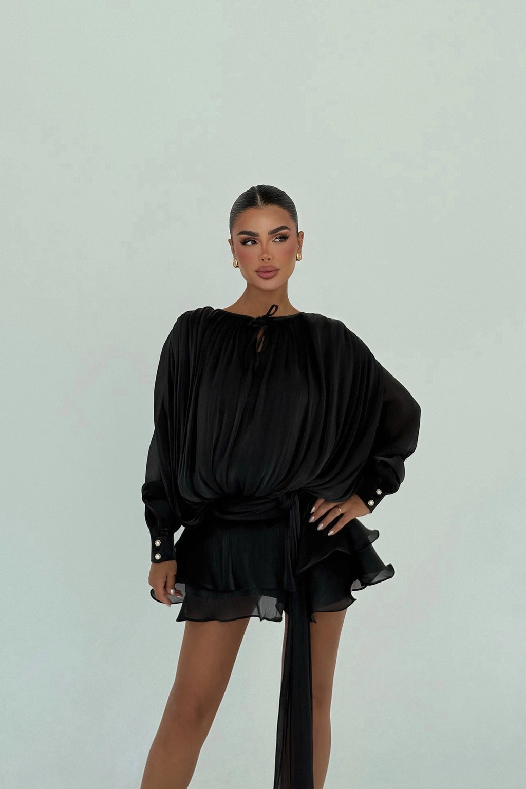 AMINA - VESTIDO MINI SATINADO NEGRO