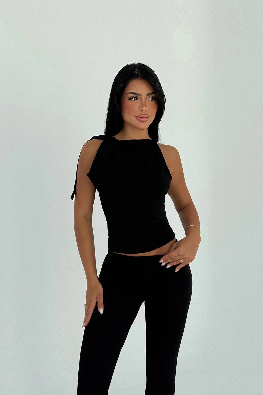 NADINE - SET ELÁSTICO CON NUDO NEGRO