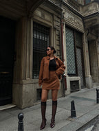 LAURA - SET CHAQUETA Y FALDA MARRÓN