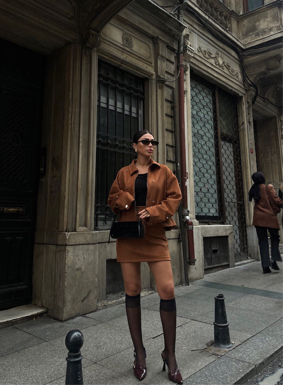 LAURA - SET CHAQUETA Y FALDA MARRÓN