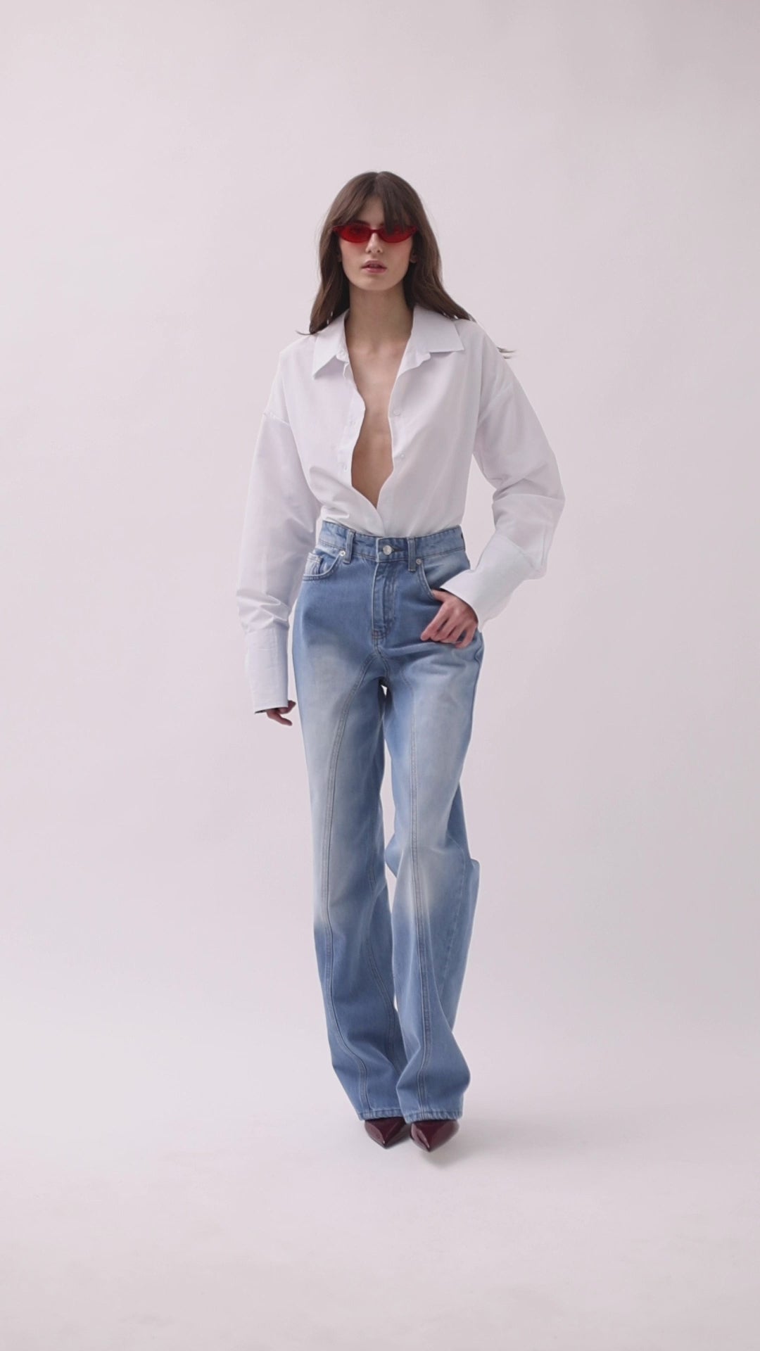 Jeans rectos con detalle de costura